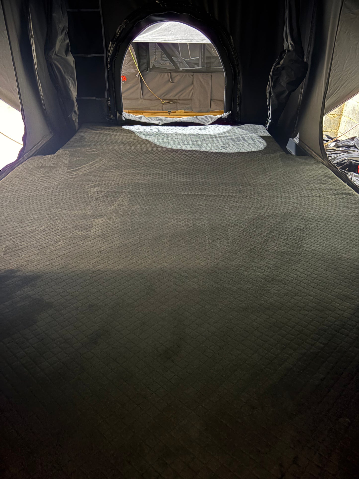MT Wolf Rooftop Tent