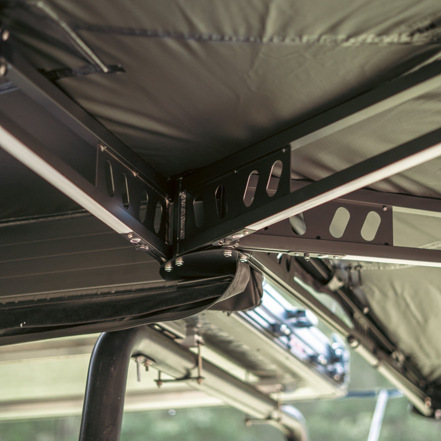 MT 270 Awning With D Zipper
