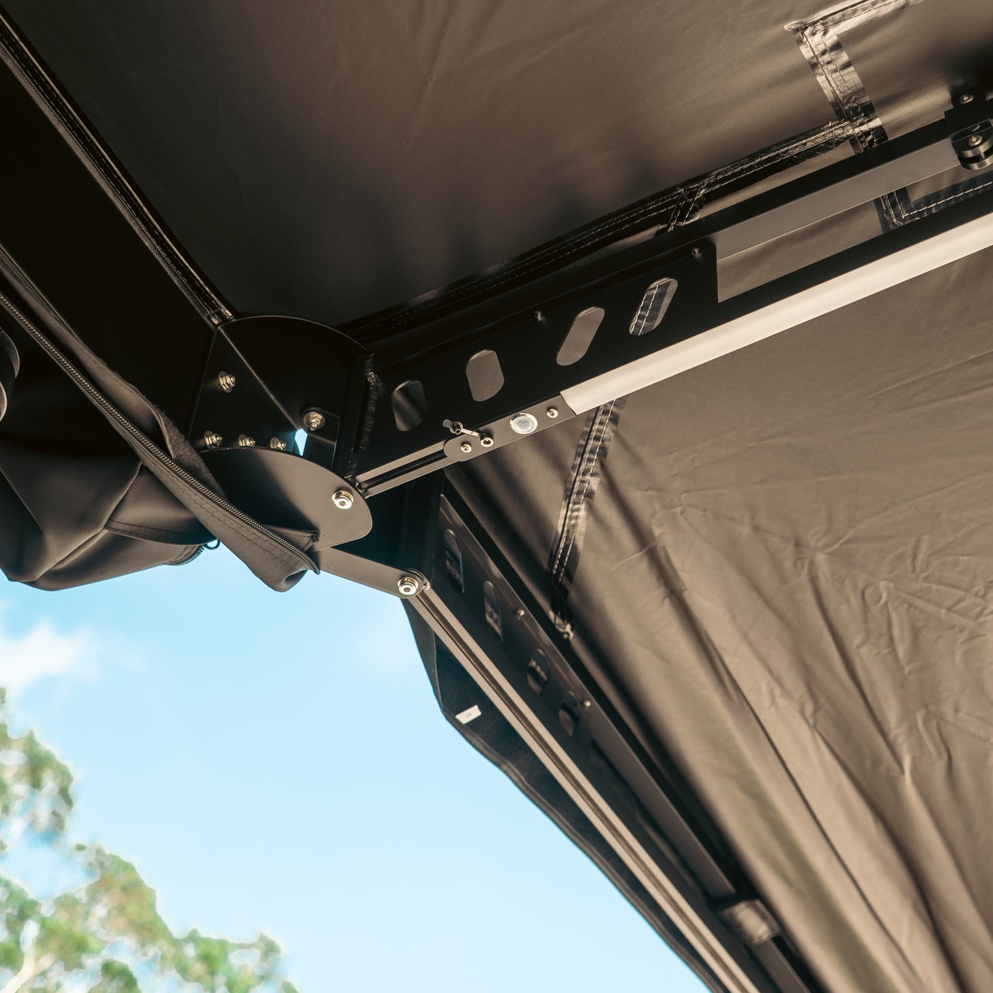 MT 180 Awning